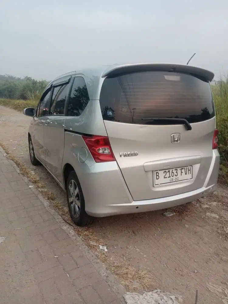 Honda Freed 2012 Bensin