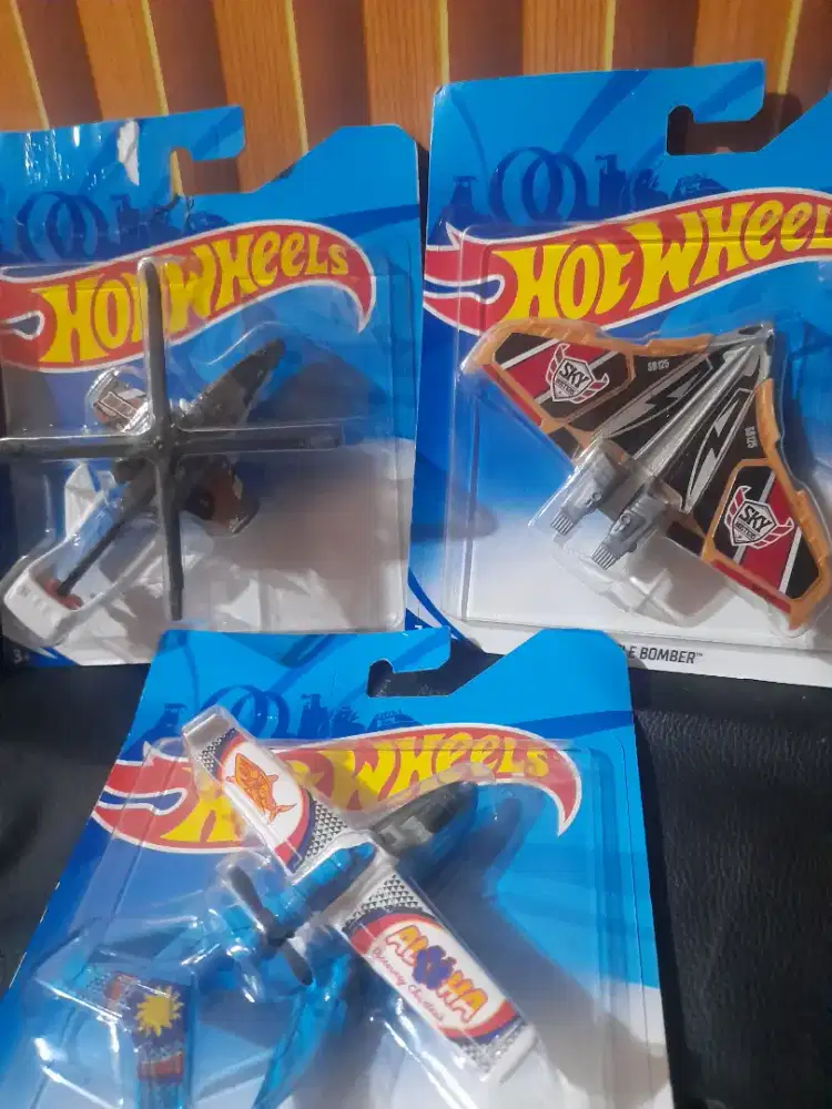 DIECAST MAINAN HOTWHEELS PESAWAT