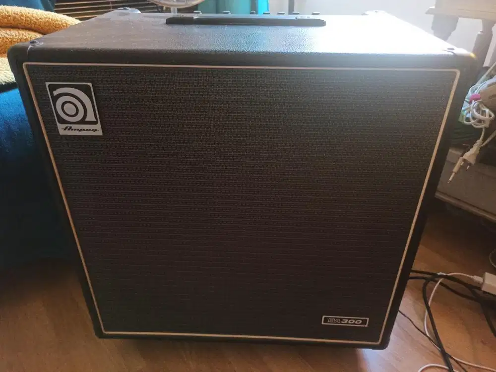 AMPEG BASS BA300/115 AMPLIFIER BASS