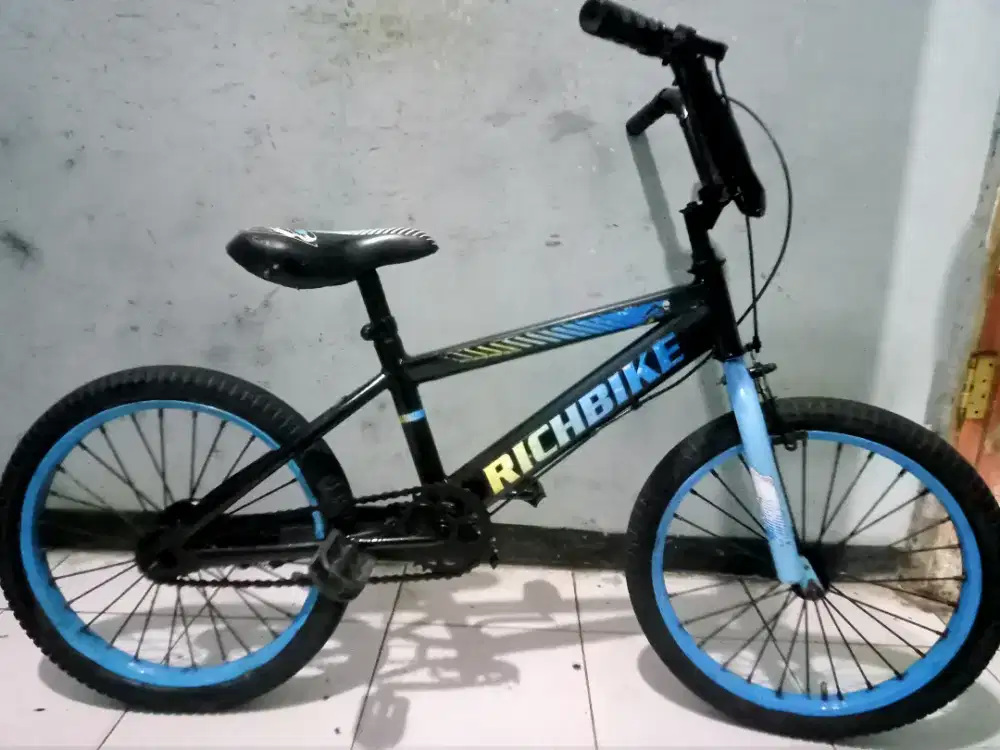 Dijual sepeda BMX merk RICHBIKE ring 18 kondisi masih bgus Kker normal