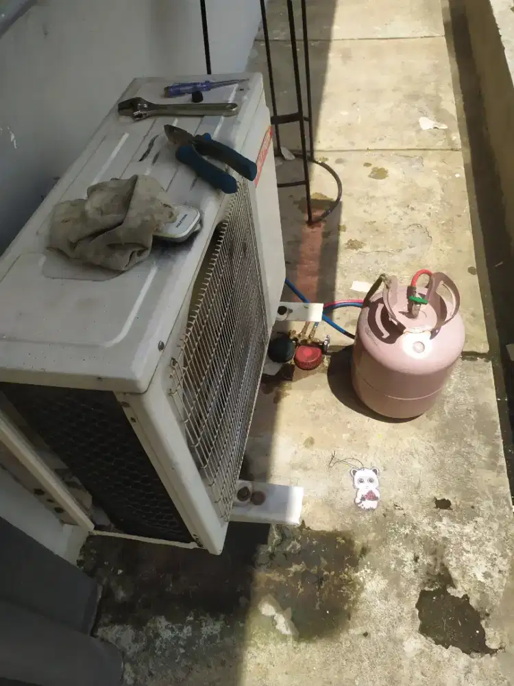 JASA BONGKAR PASANG DAN SERVICE AC
