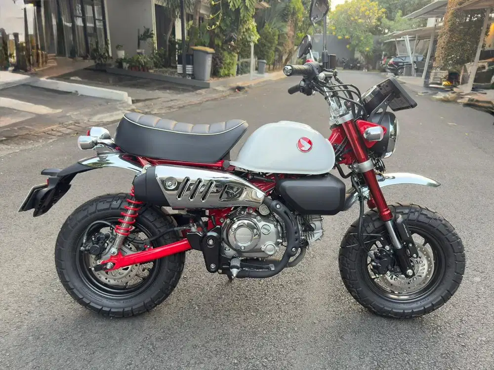 Honda Monkey Merah