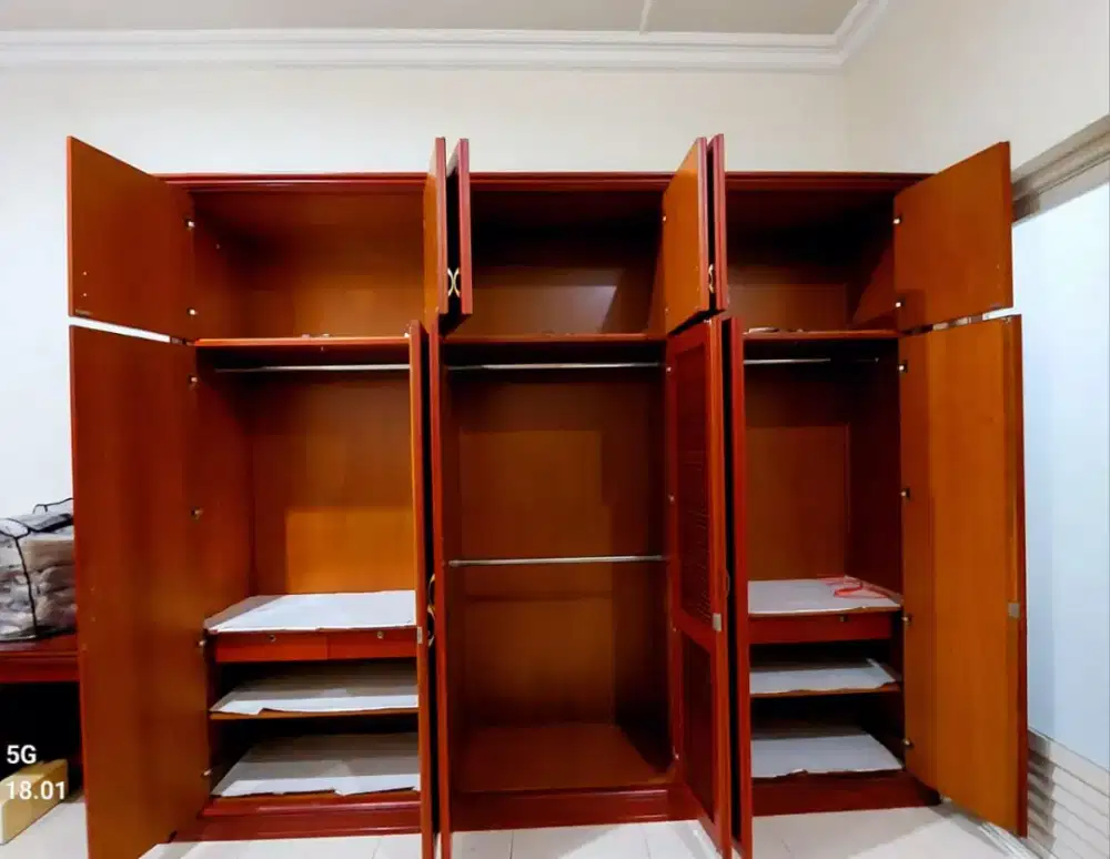 Lemari 6 pintu. P-3m x T 2.4m rangka Kayu Jati