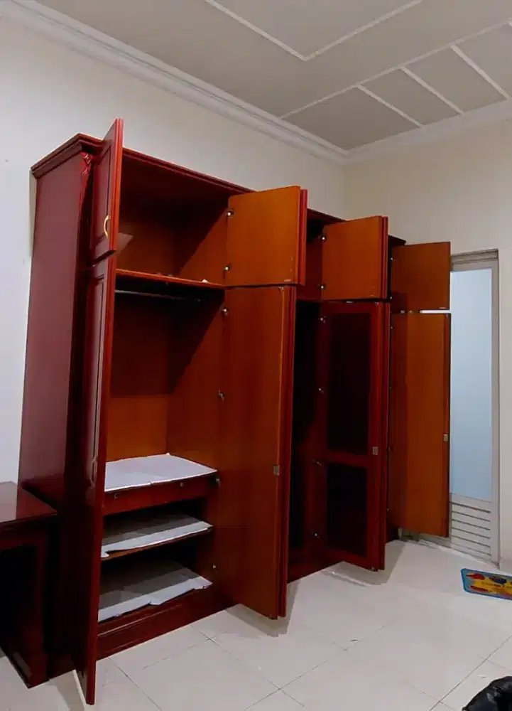 Lemari 6 pintu. P-3m x T 2.4m rangka Kayu Jati