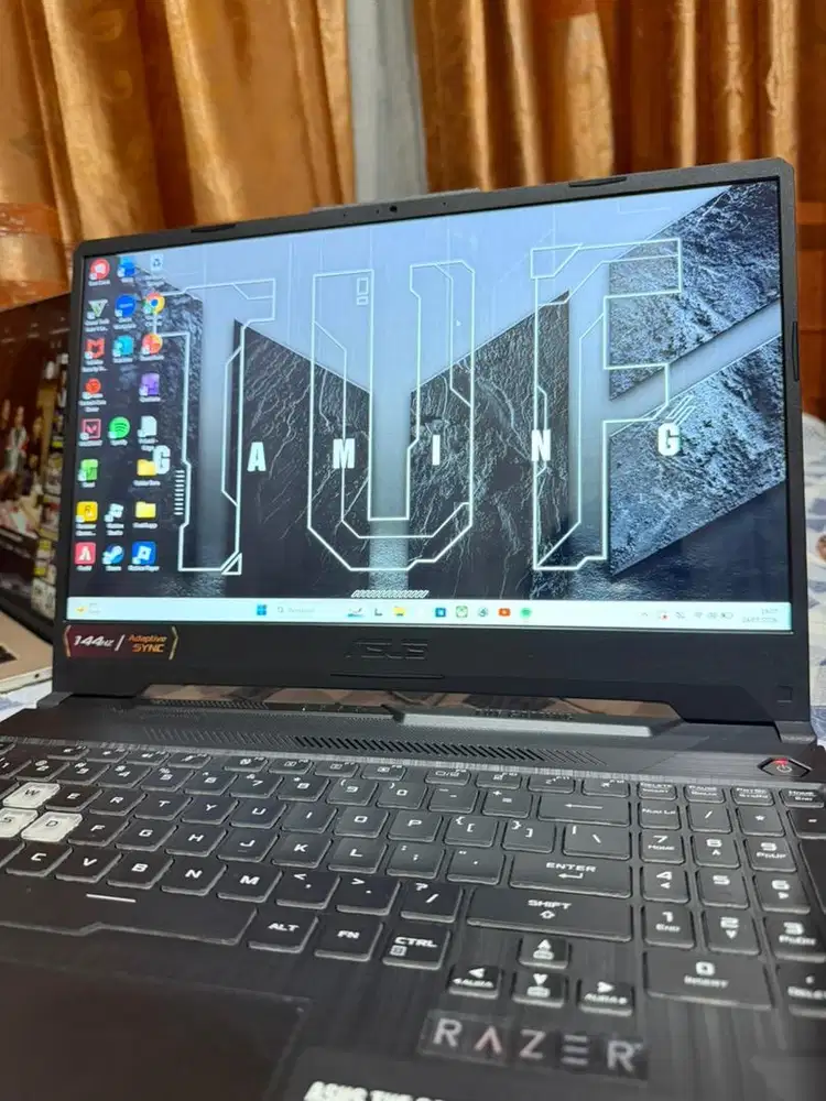 Ryzen 7 + RTX 2050 + RAM 8 GB + SSD 512 GB