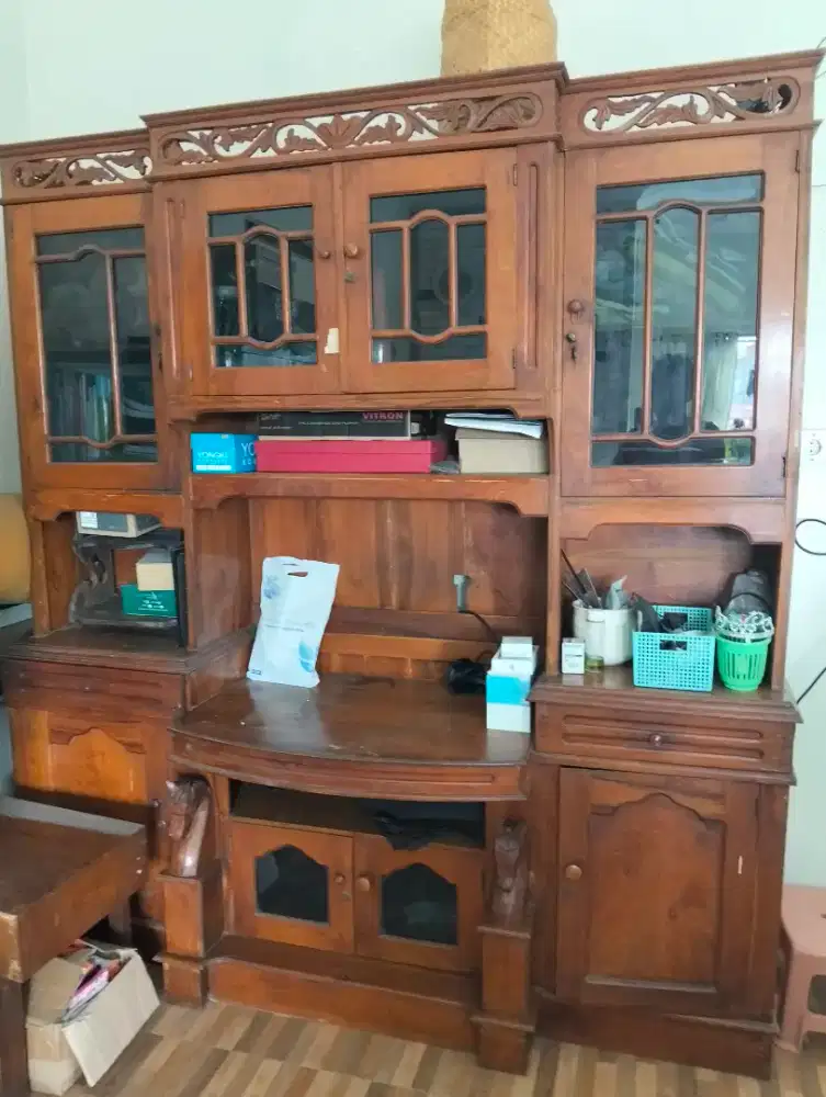 Lemari jati bagus harga cuci gudang di Bekasi Utara