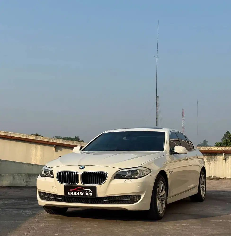BMW 520i 2.0 AT F10 2012 Putih Kilometer 66rb