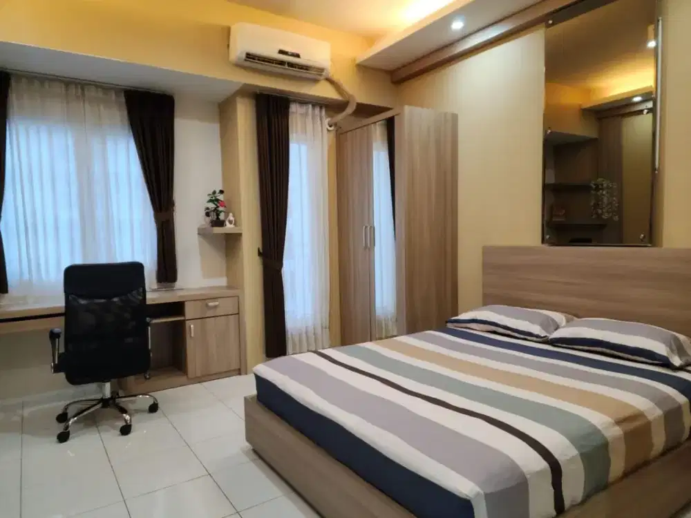 DIJUAL APARTEMEN UC TOWER BERKELEY LANTAI 30 FULL FURNISH