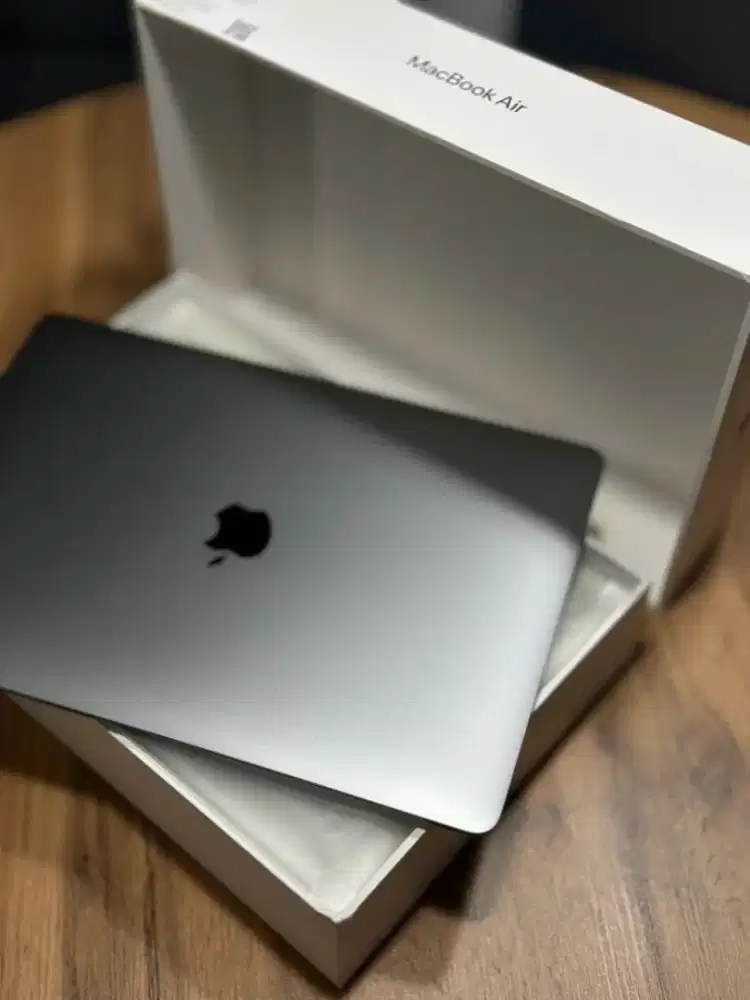Terima Jual Beli Macbook Pro Air M1 M2 M3 M4  M5 iPhone iPad Ditampung