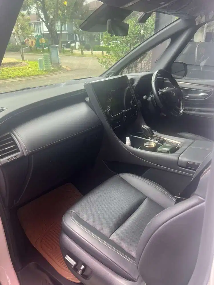 Toyota Alphard 2024 Hybrid