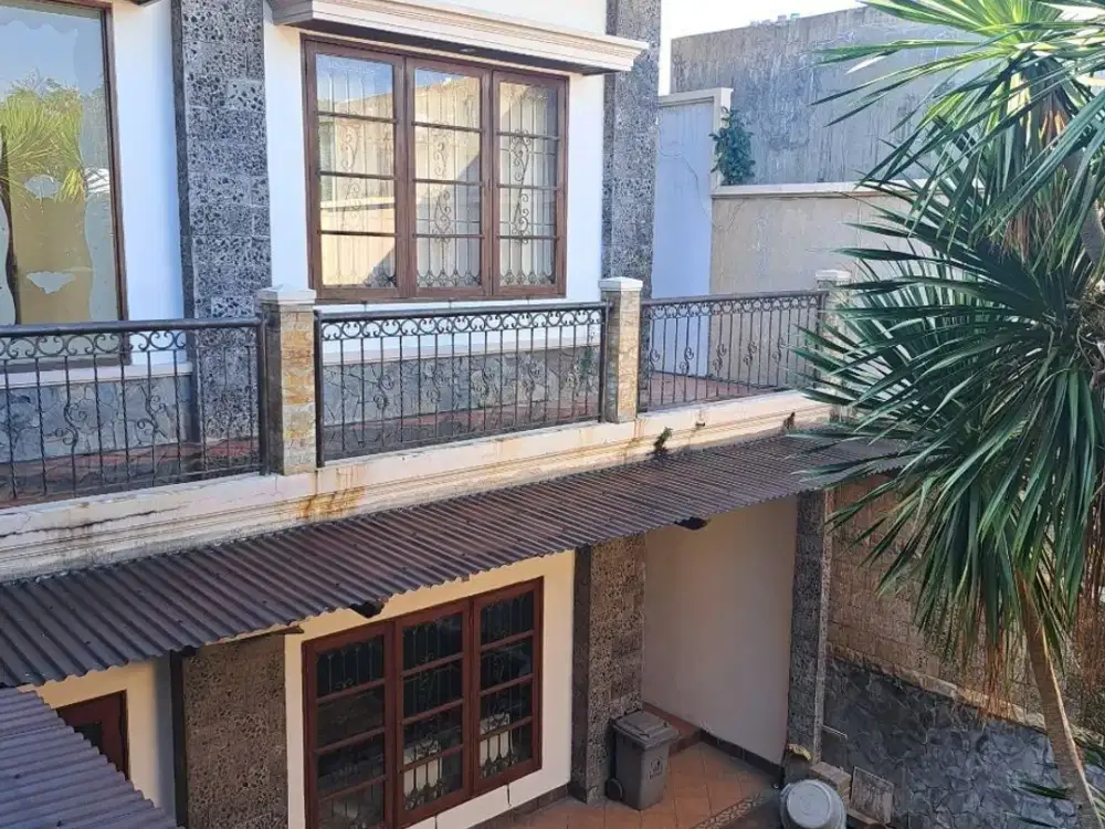 DIJUAL RUMAH MARGOREJO INDAH