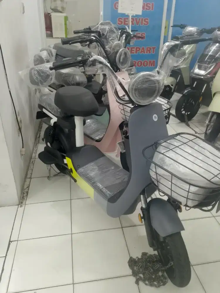 Sepeda listrik AIMA