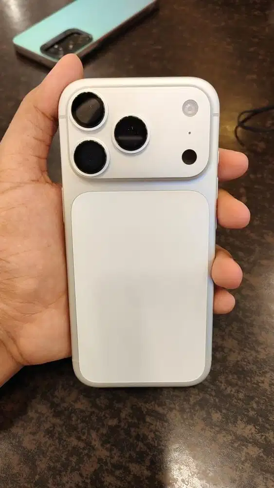 IPHONE 17 PRO 256GB SILVER