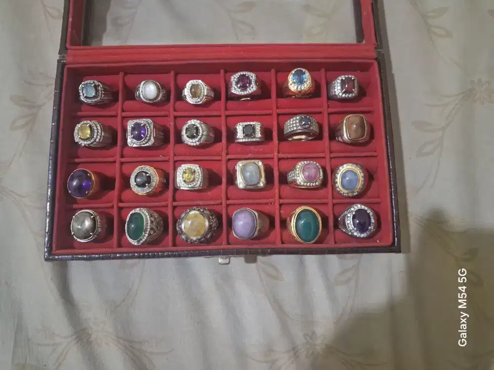 NATURAL SAFIR, RUBY, BULU MACAN.