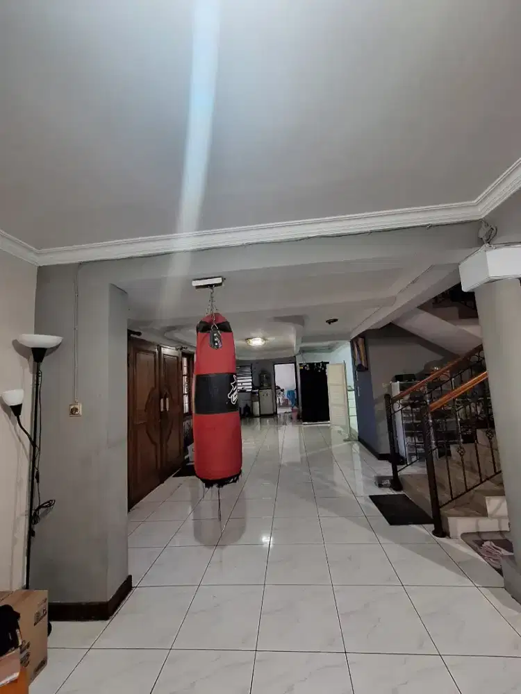Dijual rumah bagus Di sariwangi