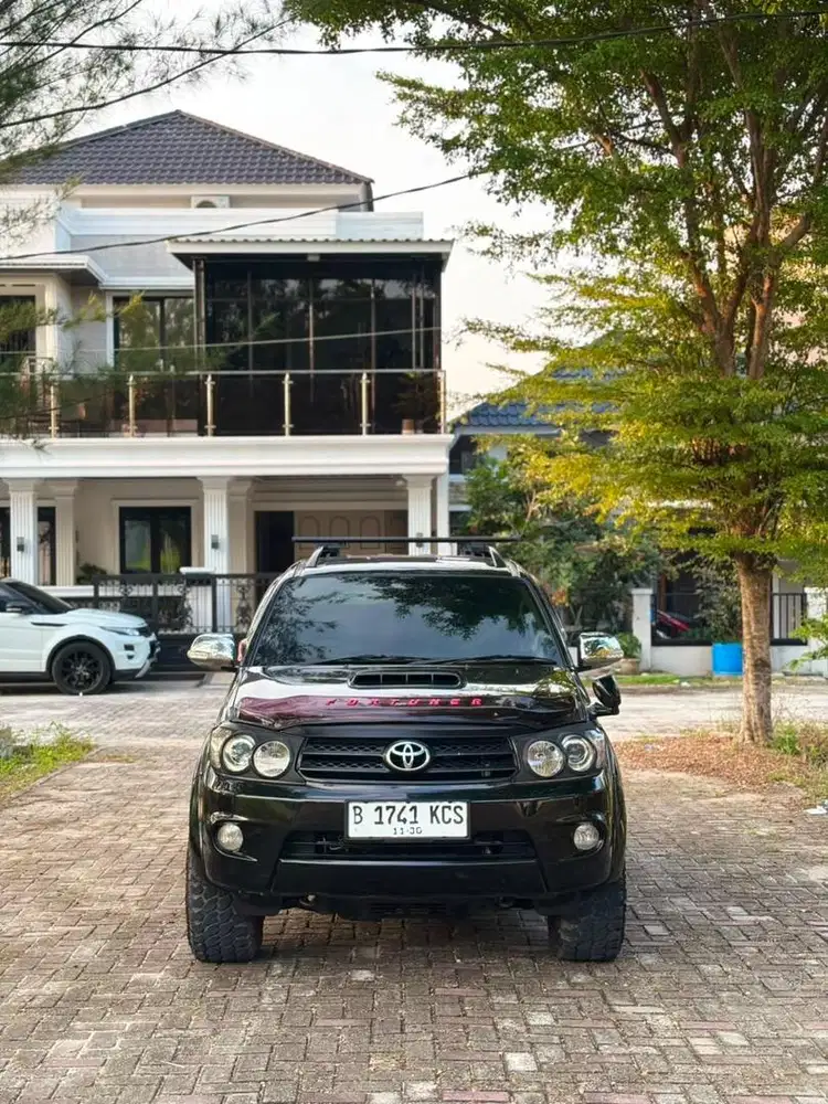 Fortuner G AT Solar 2010