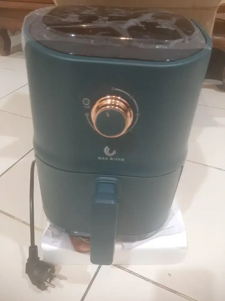 BNIB Air Fryer Han River 3,5L 500w Green