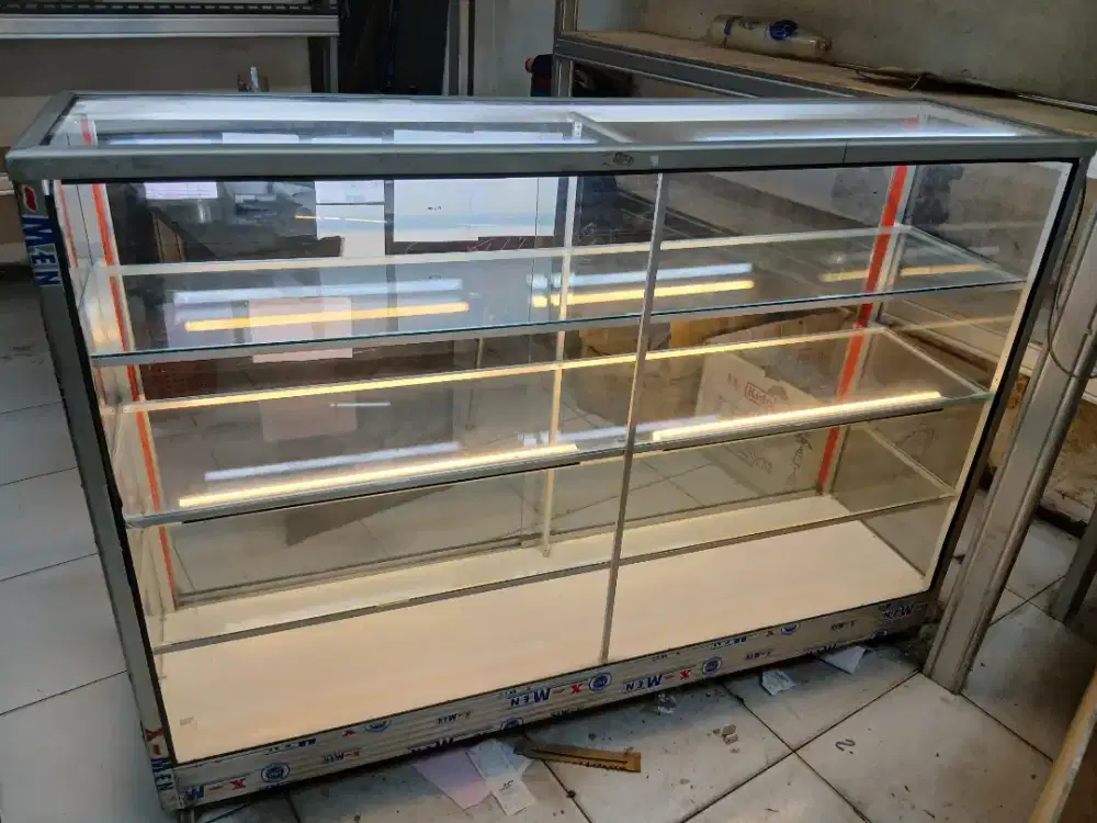 Dijual 2 unit Etalase ex toko listrik