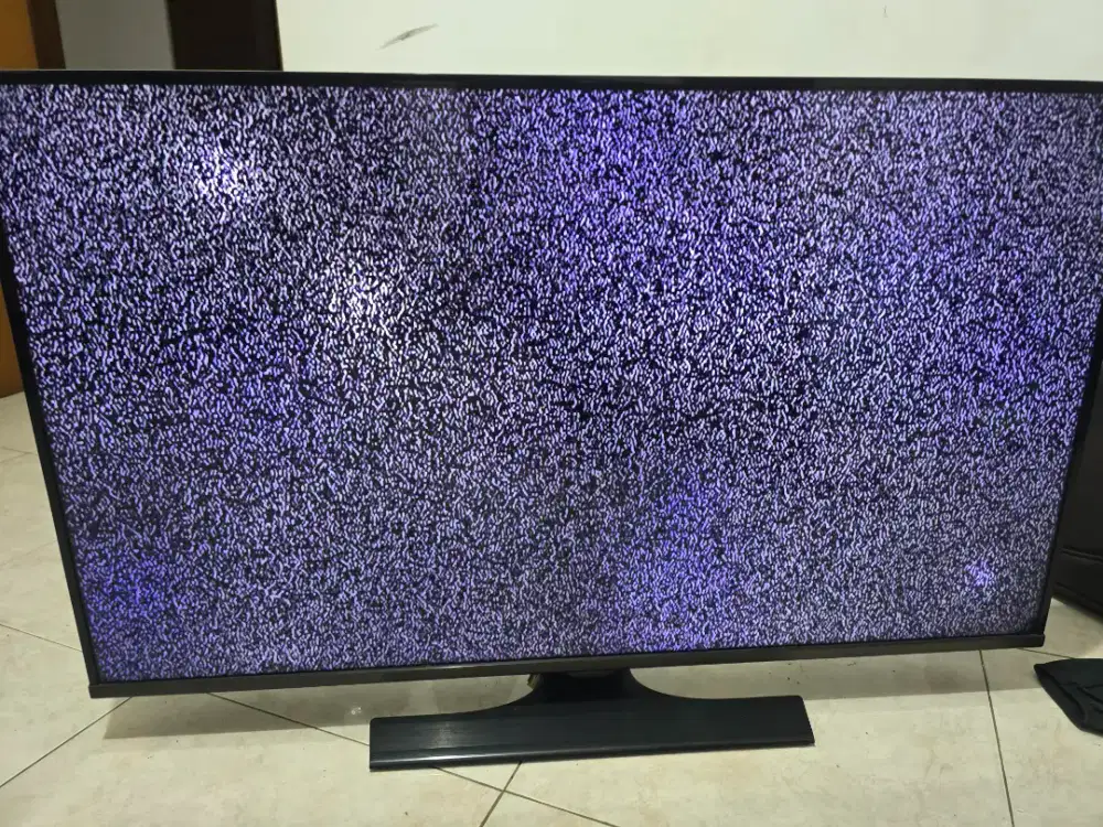 TV Samsung
40 inch Full HD