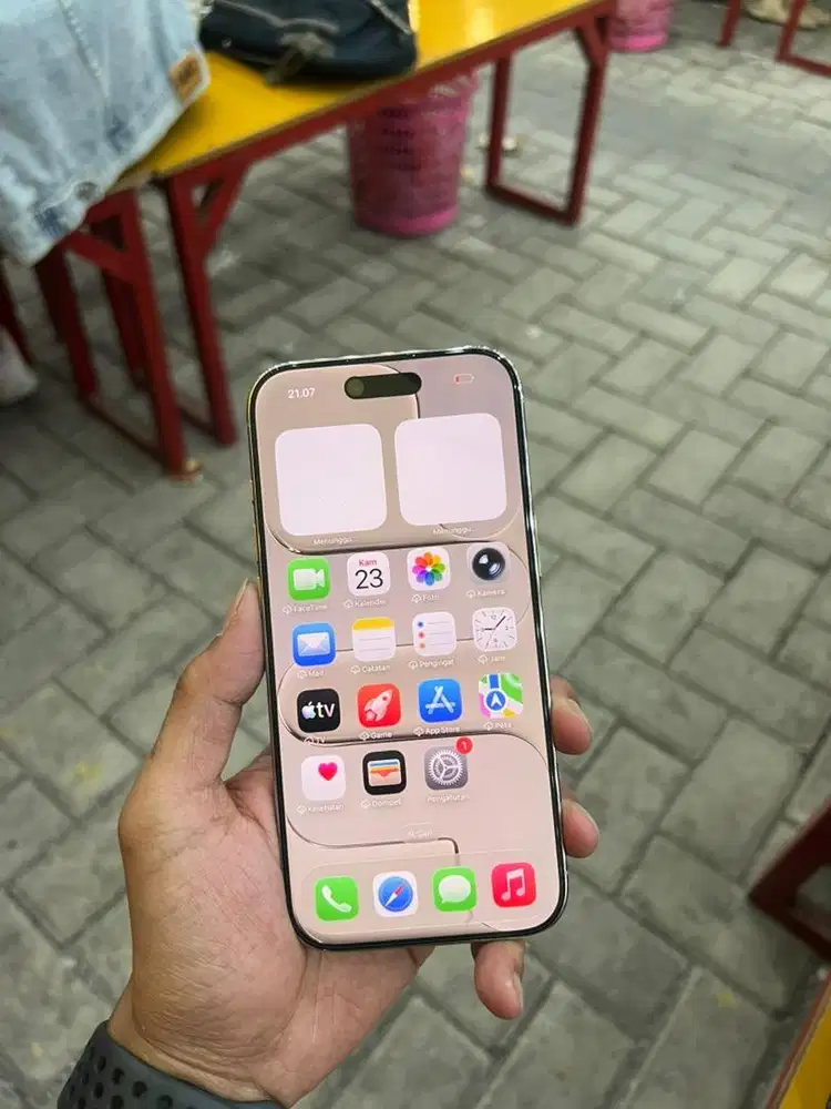 Iphone 17 air 256gb ibox garansi on juli 2027