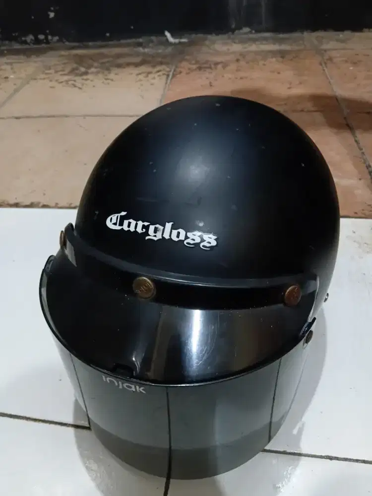 Helm Cargloss hitam