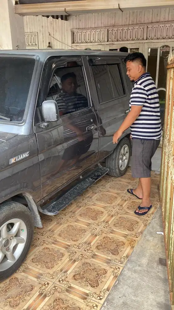 Kijang grand 1993