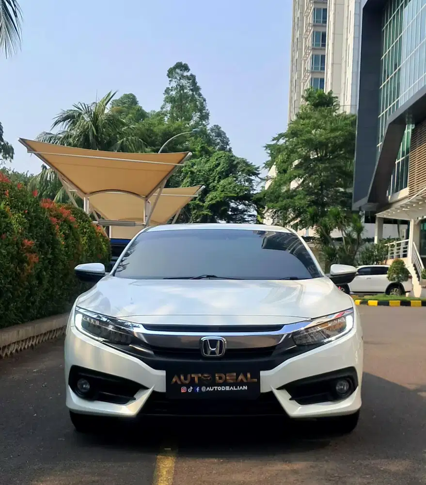 SEPERTI BARU!! Honda Civic 1.5T ES Sedan AT 2018 ISTIMEWA