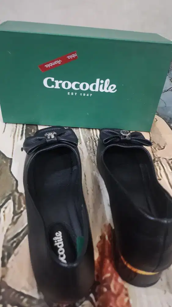 Sepatu crocodile