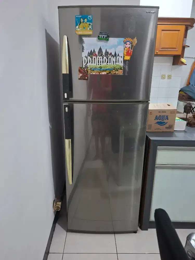 Kulkas bekas sharp 2 pintu