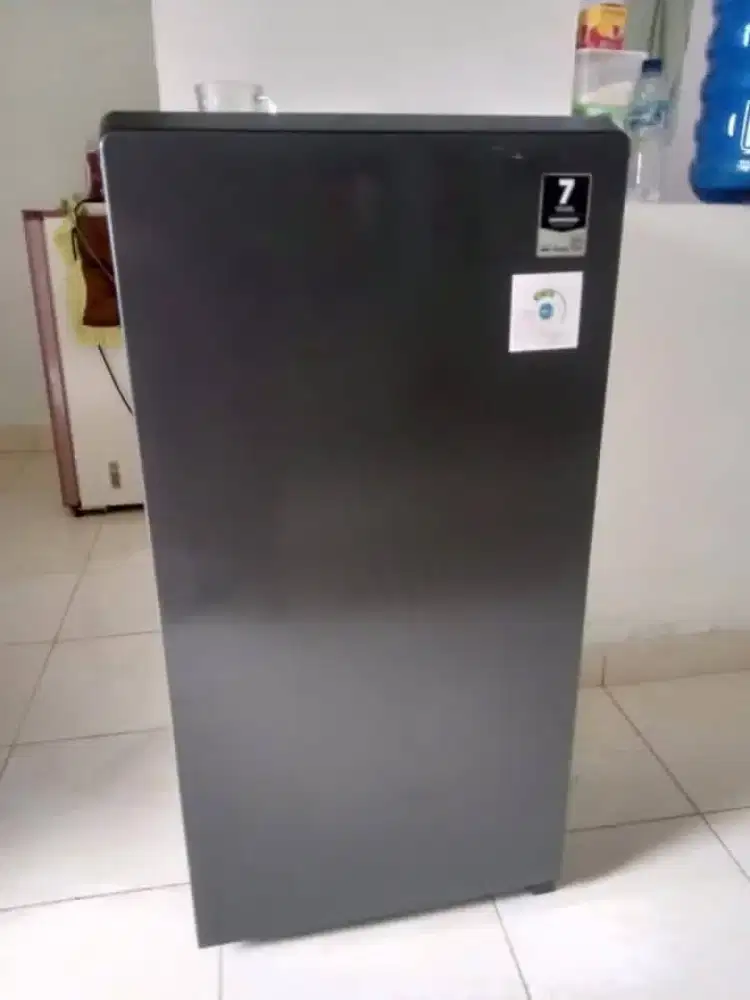 Kulkas 1 pintu aqua AQR D205