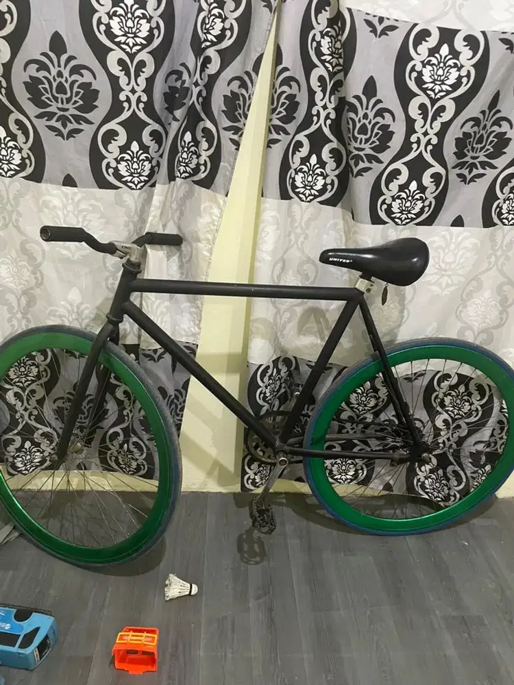 Sepeda fixie lokal L