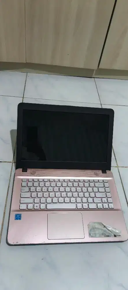 Laptop asus x441m
