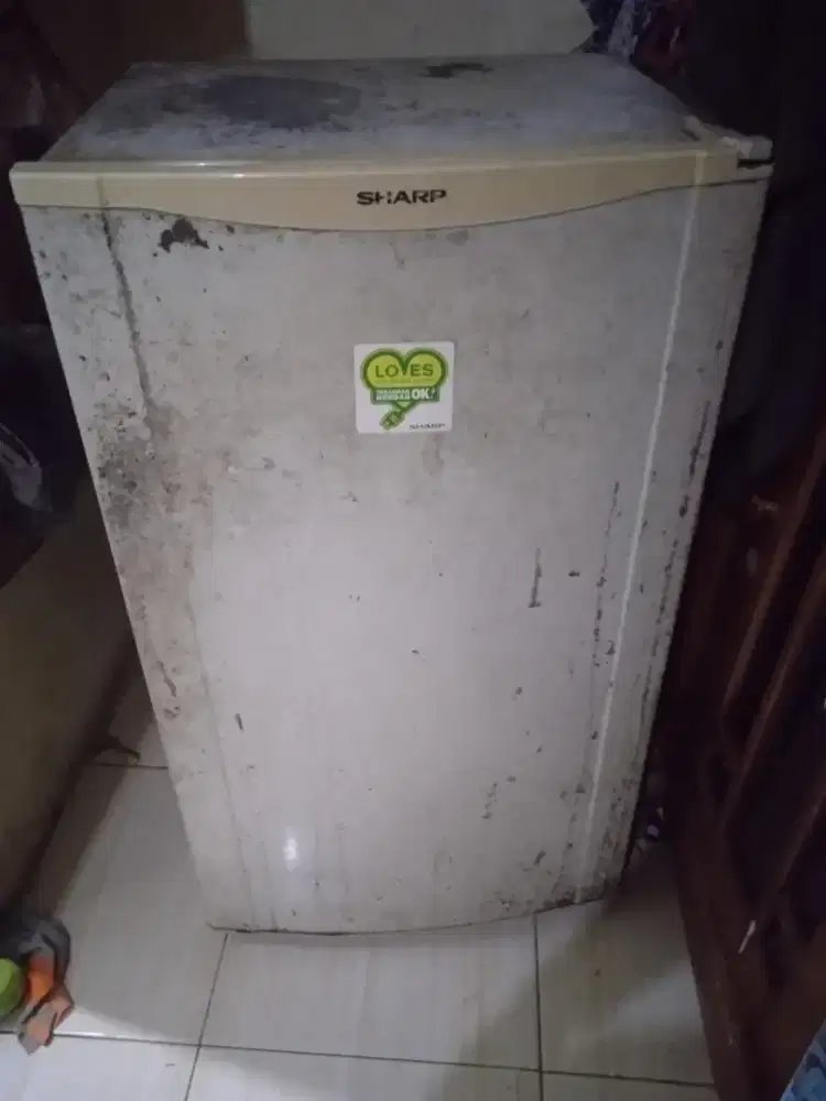 Kulkas bekas kondisi sesuai gambar