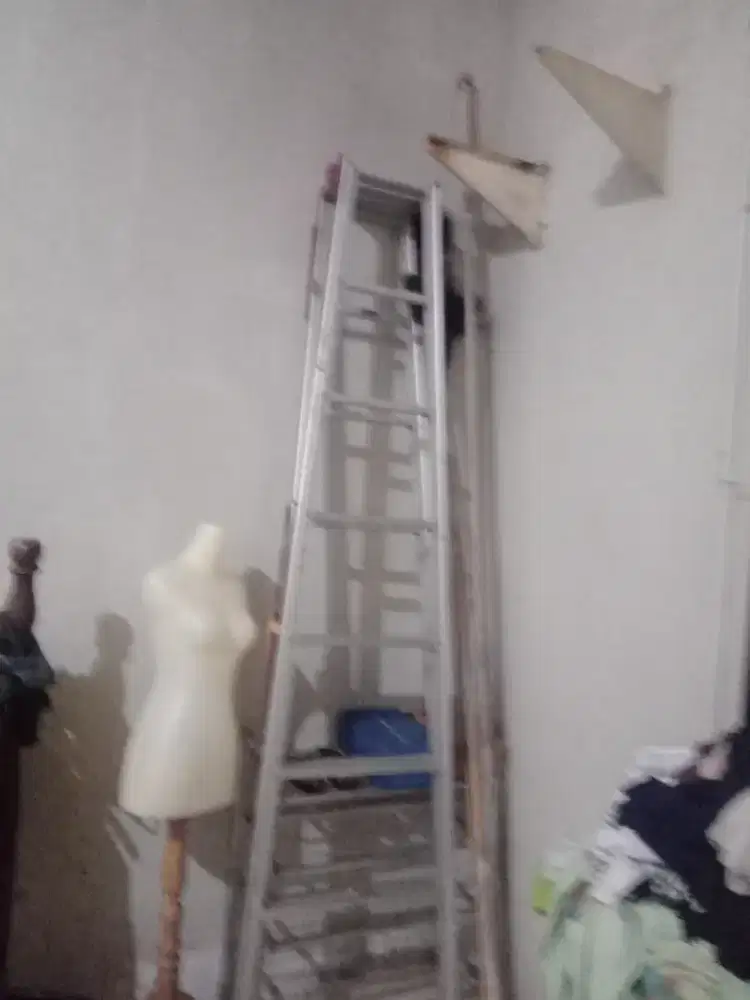 Dijual tangga almini 2,5 mtr. Lurus 5mtr .