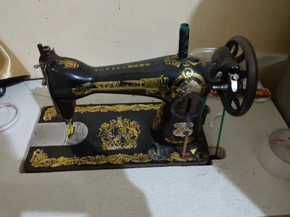 Mesin Jahit Tradisional merk Standard