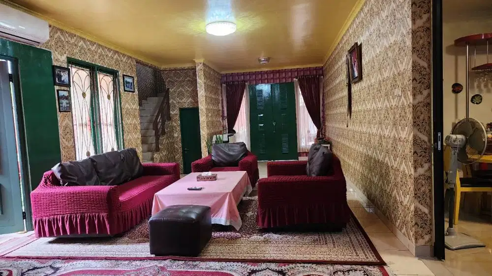 rumah mewah di lingkungan elit