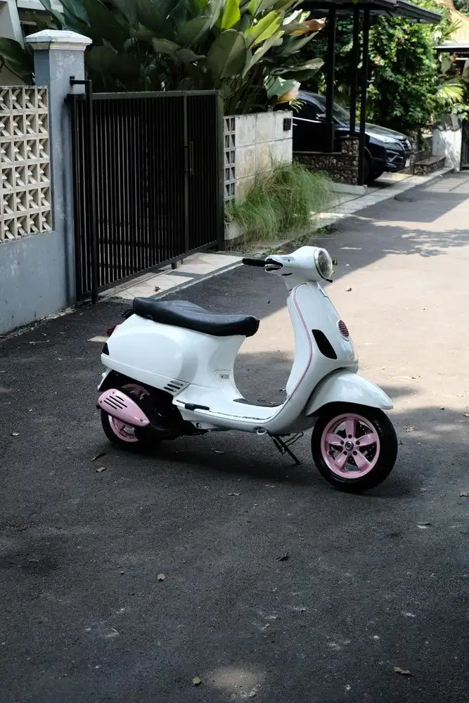 PIAGIO VESPA LX 150 2VIE TAHUN 2012