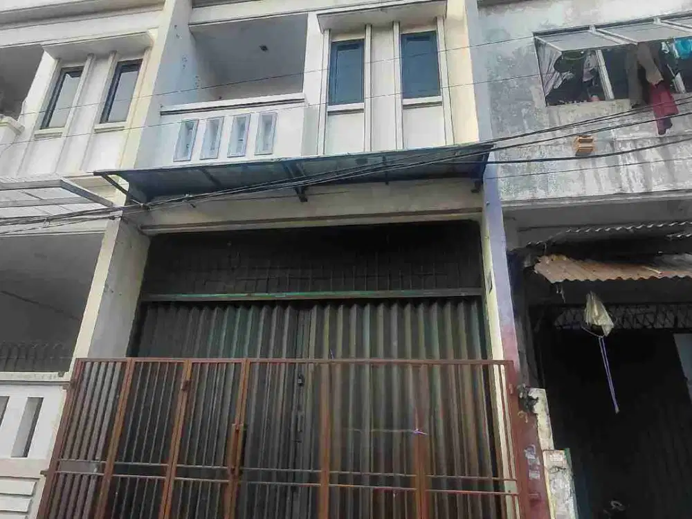 RUMAH SIAP HUNI 2,5 LANTAI PADEMANGAN