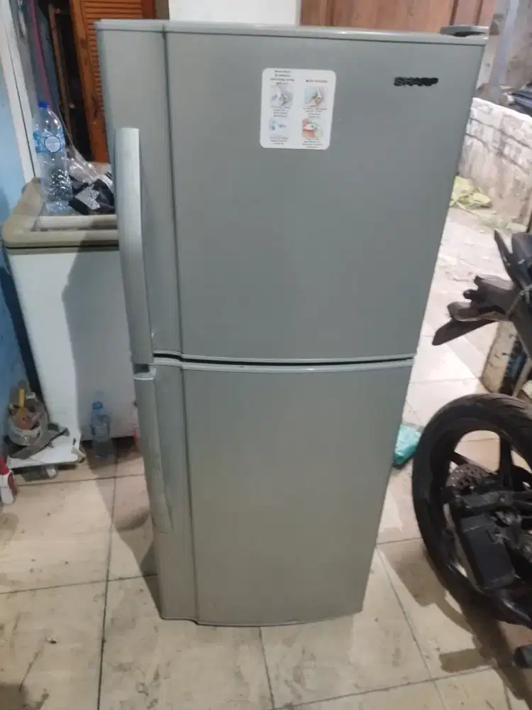 Kulkas Sharp 2 pintu