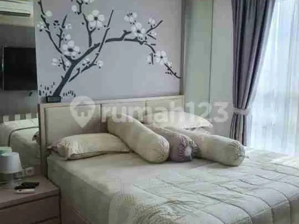 Dijual Rumah Cantik 3 Lantai Taman Palem Hoek Jakarta Barat