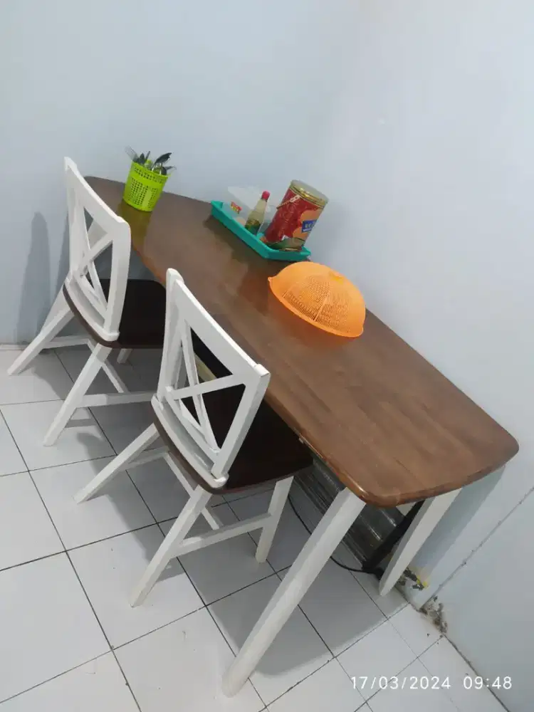 Meja makan Informa meja, 2 kursi , 1 bangku panjang