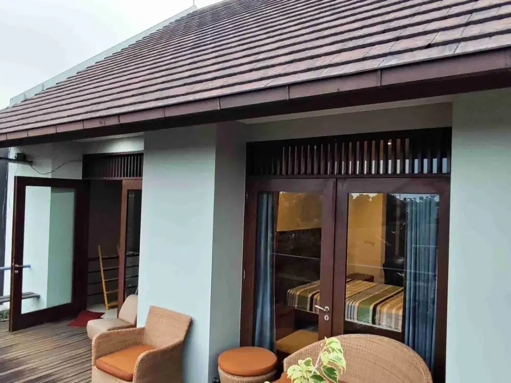 Rumah 3 Lantai siap Huni di Komplek Batununggal indah Bandung