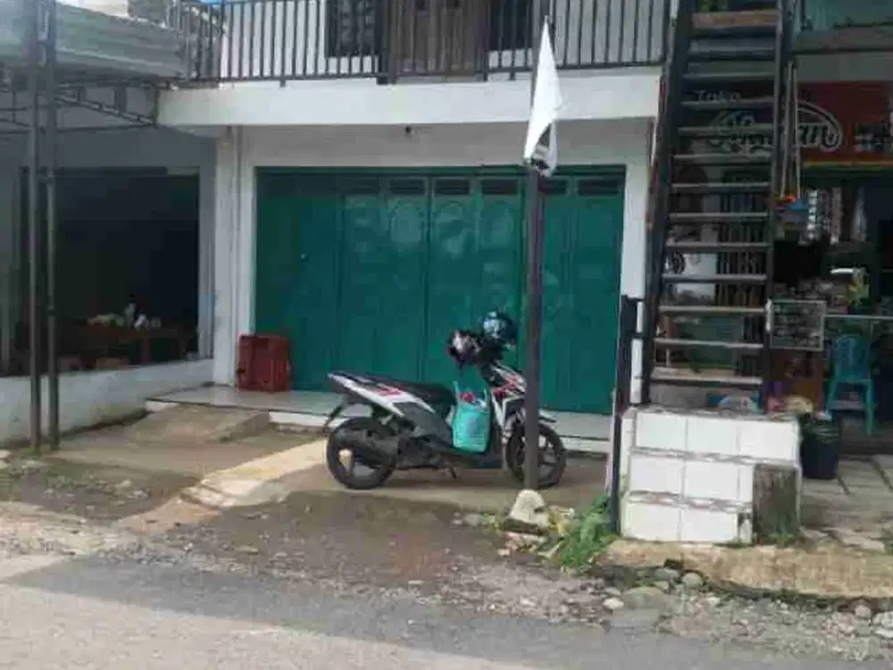 ruang usaha dan rumah strategis komplek pasar