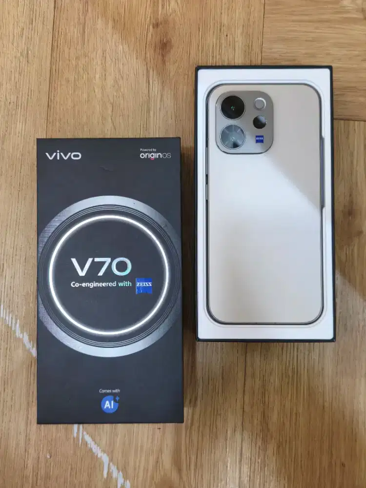 Vivo V70 Resmi Indonesia 12/256 GB Fullset Like New