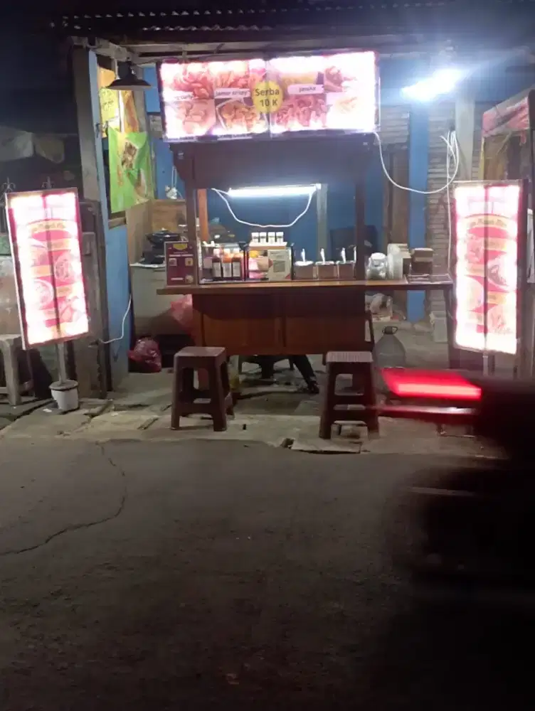 Lowongan pekerjaan penjaga stand makanan