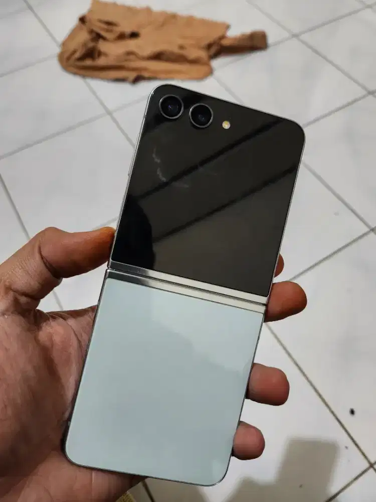Samsung Flip 5 8/256