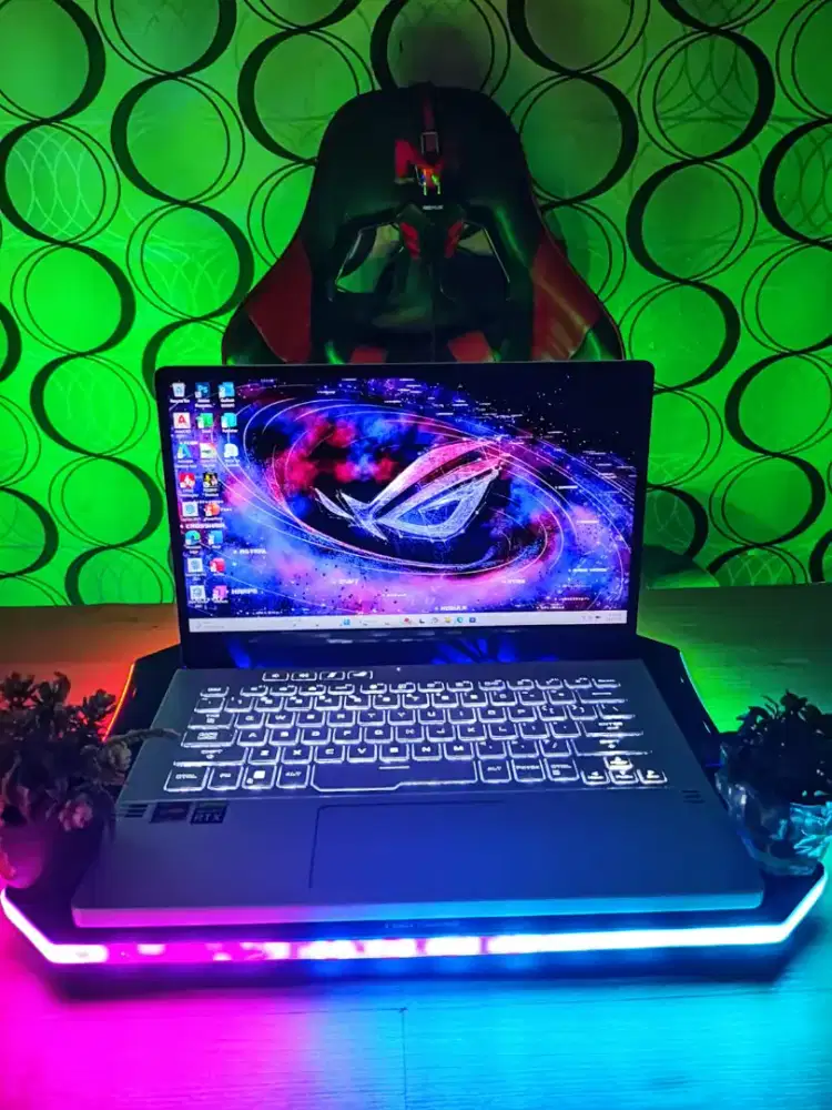 Asus ROG Zephyrus G14 GA401QM
Ryzen  7 
Ram 16/1Tb
RTX  3060 Vram 6Gb