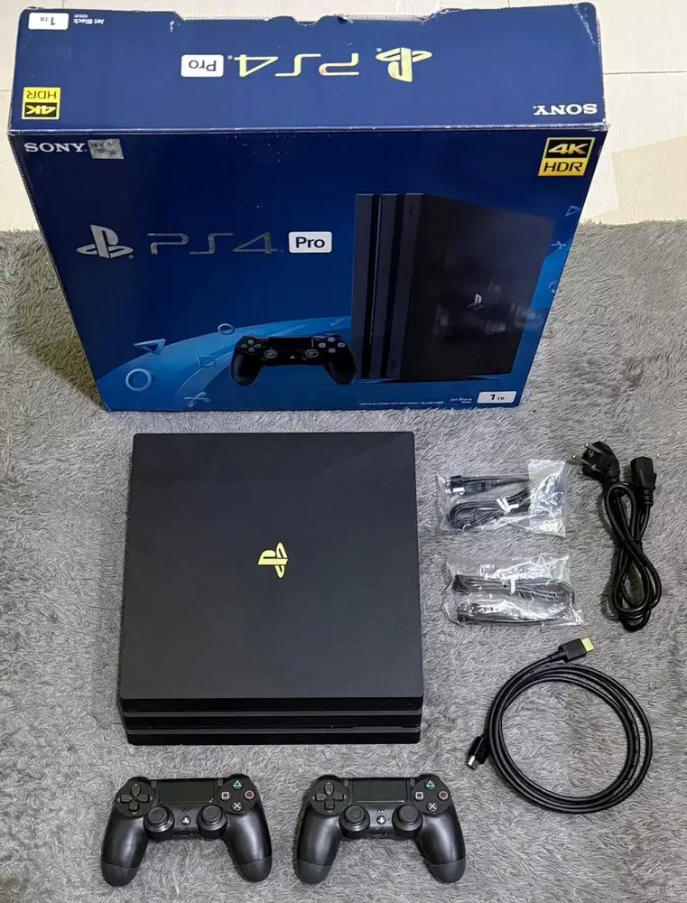 PS4 Pro 1TB FW 12.02 + 2 Stick (Mulus & Full Game)