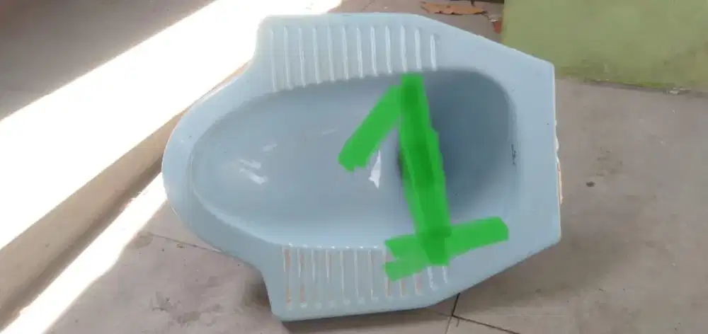Di jual  WC jongkok merek KIA murah aja tingal pasang dan pakai