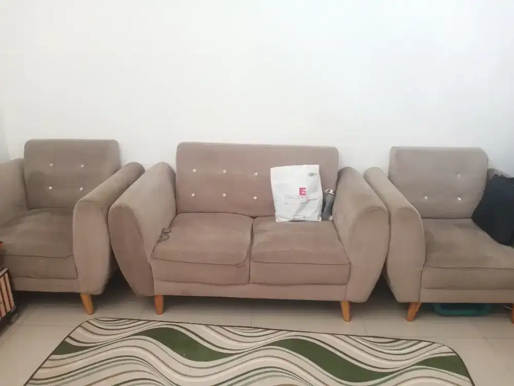SOFA RETRO MINIMALIS